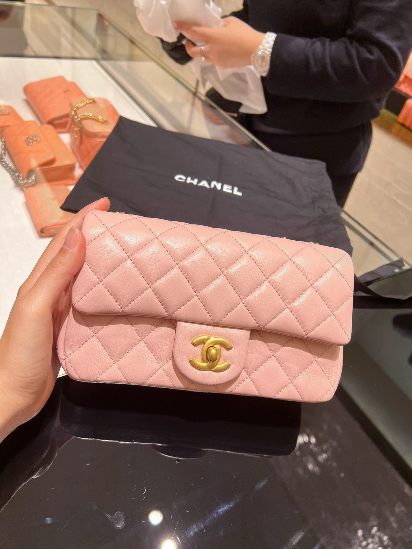 海港城！！Chanel CF mini 金球 粉色 太好看了吧！