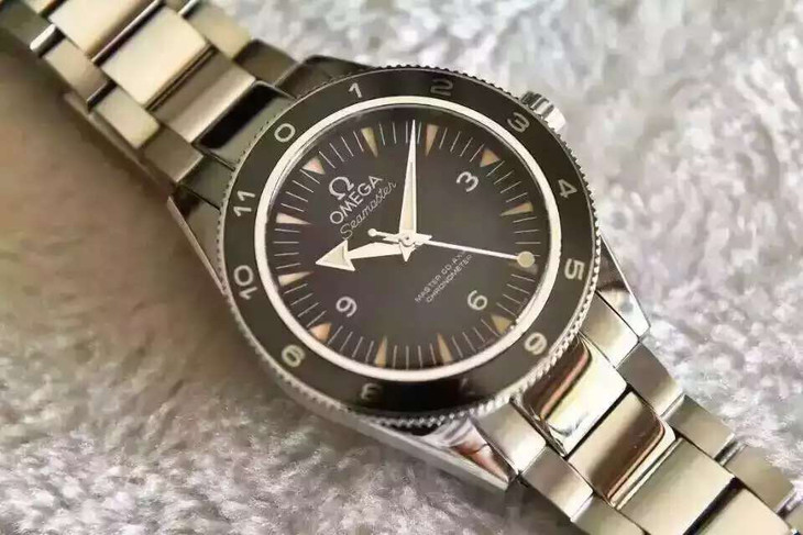 欧米茄007限量版手表