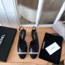 Chanel香奈儿2020春夏新品原版复刻后空小方头珍珠凉鞋