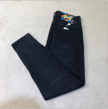 爱马仕21SS最新推出牛仔裤后口袋刺绣牛仔裤