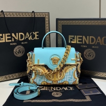 范思哲与芬迪世纪联名爆款美杜莎系列Versace标志性的La Medusa手袋