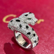马来西亚高仿Cartier卡地亚戒指雙豹頭滿鑽戒指銀色名牌飾物及配件